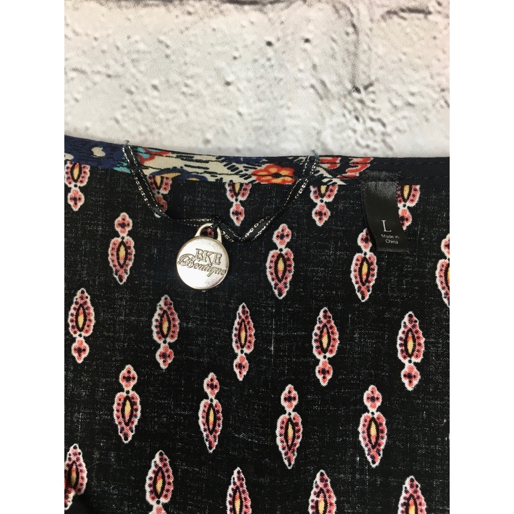 BKE Boho Rhinestone Tunic Top - Picture 8 of 16